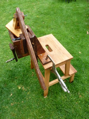 DIY Fruit or Cider Scratter Setup - plans for a traditional hand scratter  @ www.jamesandtracy.co.uk